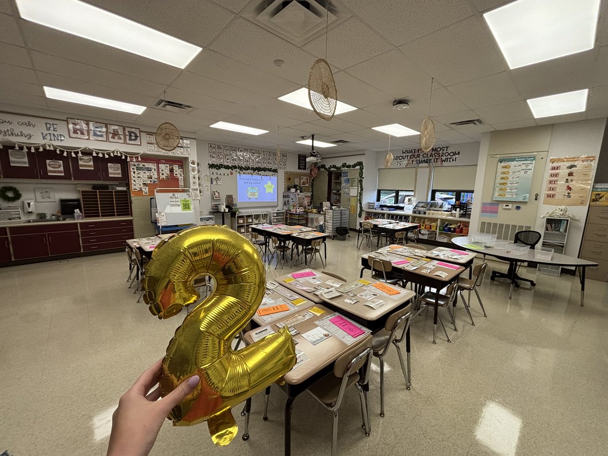 Miss Sara Lechner tweet media