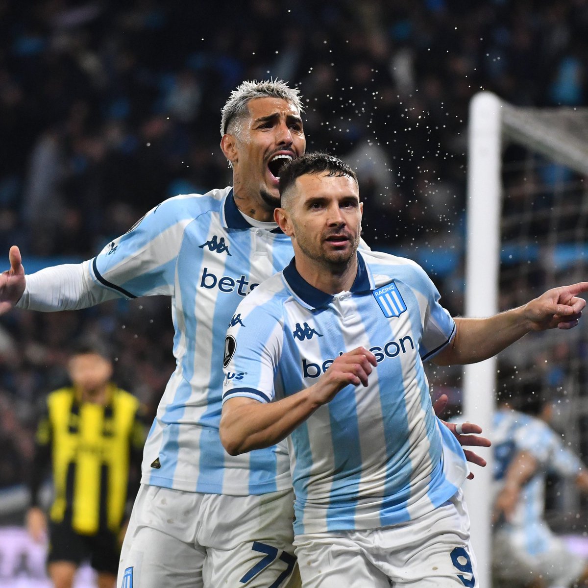 porquetendencia's tweet image. "Racing":
Porque eliminó a Peñarol y enfrentará a Vélez en los cuartos de final de la #Libertadores