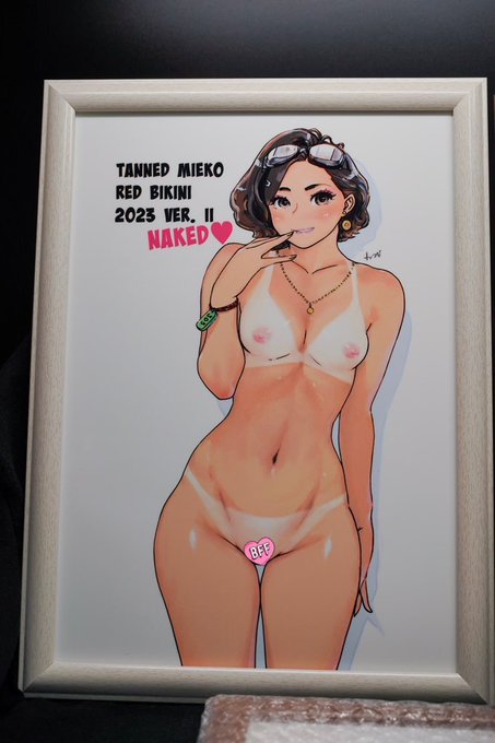 というわけで額装版A4サイズ・メタルフォトプレート「赤ビキニ見栄子ネイキッド」少部数BOOTH在庫復活しました。
右の赤ビキニ見栄子のスペシャルなネイキッド版になります。額の色はランダムで。
https://t.co/UYyY0pb4dL 
