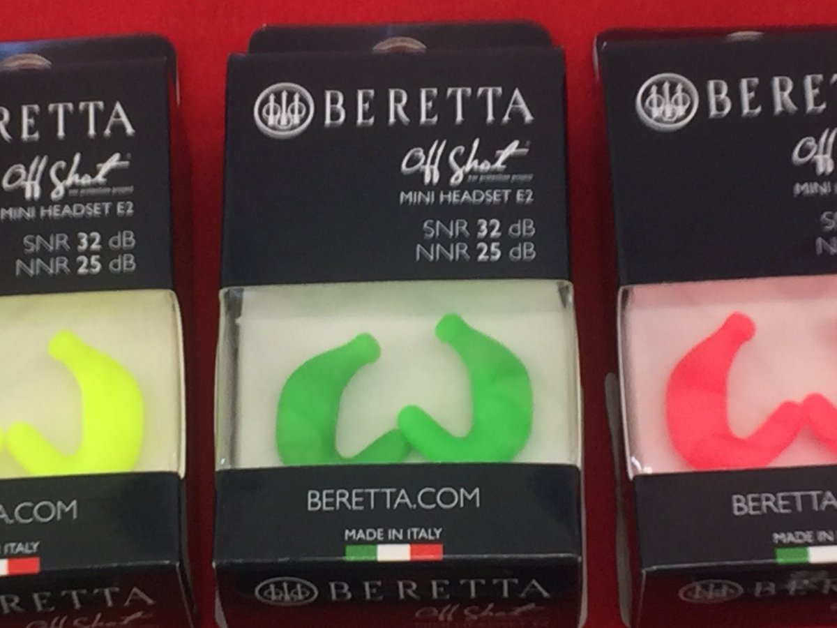 satsumakayaku's tweet image. ベレッタ新型 「ミニヘッドセットE2」ご案内です。
柔らかいシリコンでフィットする、人間工学に基づいた形状で抜群の安定感。
各色7,700円（国内レターパック送料消費税込み）
まだまだ続く暑い季節には持ってこいです👍
satsumakayaku.com/index.html
#beretta
#headset