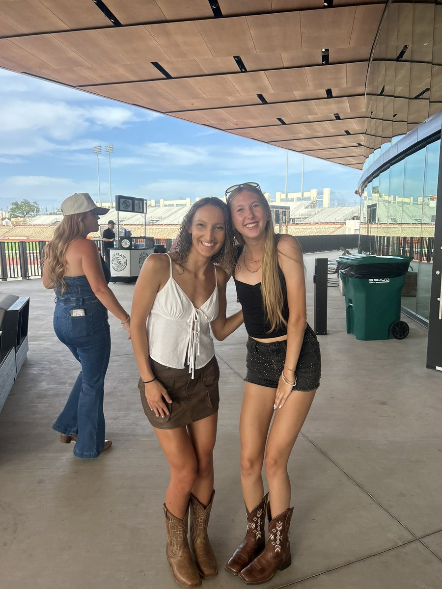 Payton Shroyer (@paytonshroyer3) on Twitter photo Happy Birthday to my bestie! You make me a better person and I love you so much! <a href="/MikaylaDel63571/">Mikayla Deluna</a> Happy Birthday to my bestie! You make me a better person and I love you so much! <a href="/MikaylaDel63571/">Mikayla Deluna</a>