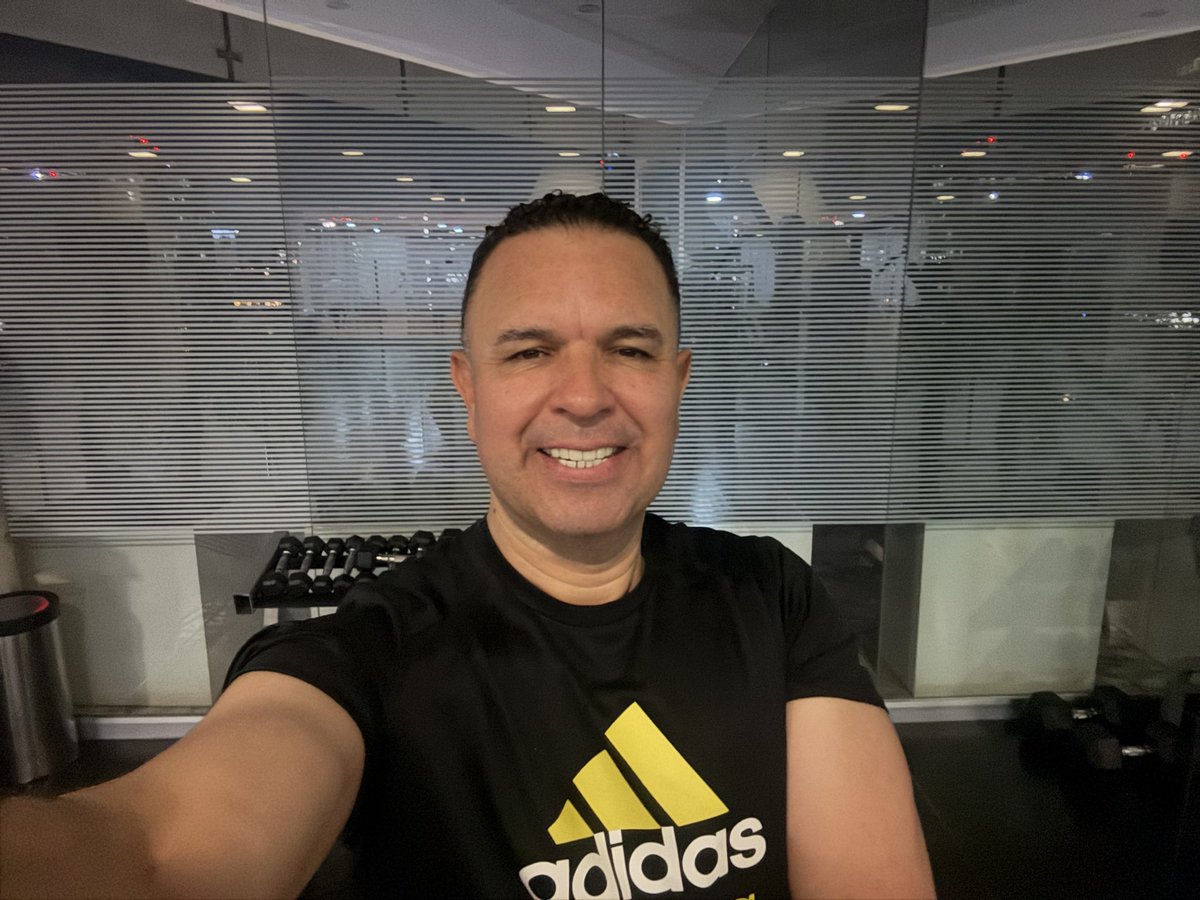 Después de un día muy exitoso, un poco de ejercicio 🏋️, ustedes, cómo van.