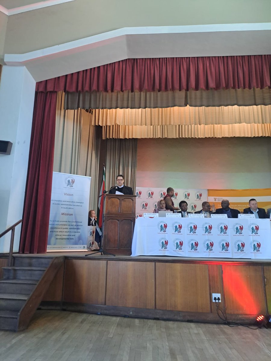 GCISGardenRoute's tweet image. Public Service Commissioner, Advocate Ashley Searle, doing the welcoming and introductions of stakeholders during the Calitzdorp Citizen Forum and G20 Youth Dialogue.
#gcis
#PSC
#WesternCapeGovernment
#GRDM
#KannalandMunicipality