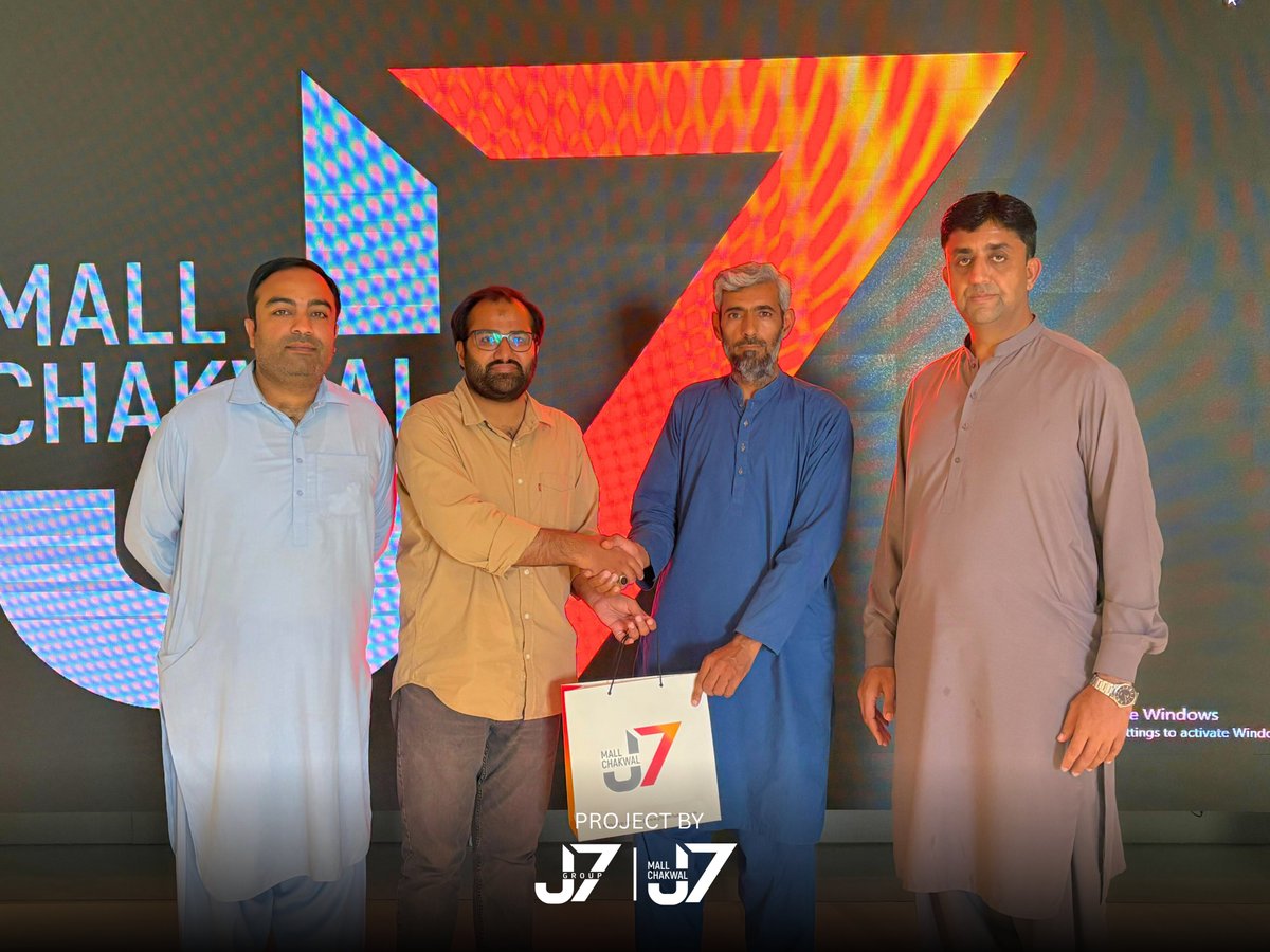 j7mallchakwal's tweet image. 𝗖𝗼𝗻𝗴𝗿𝗮𝘁𝘂𝗹𝗮𝘁𝗶𝗼𝗻𝘀 𝗠𝗿. 𝗠𝘂𝗵𝗮𝗺𝗺𝗮𝗱 𝗦𝗵𝗮𝗳𝗶𝗾𝘂𝗲!📷
We are delighted to announce that Mr. Muhammad Shafique has successfully booked a Commercial Unit at J7 Mall of Chakwal.
𝗪𝗲𝗹𝗰𝗼𝗺𝗲 𝘁𝗼 𝘁𝗵𝗲 𝗝7 𝗙𝗮𝗺𝗶𝗹𝘆! 📷
#J7MallChakwal #CommercialUnit