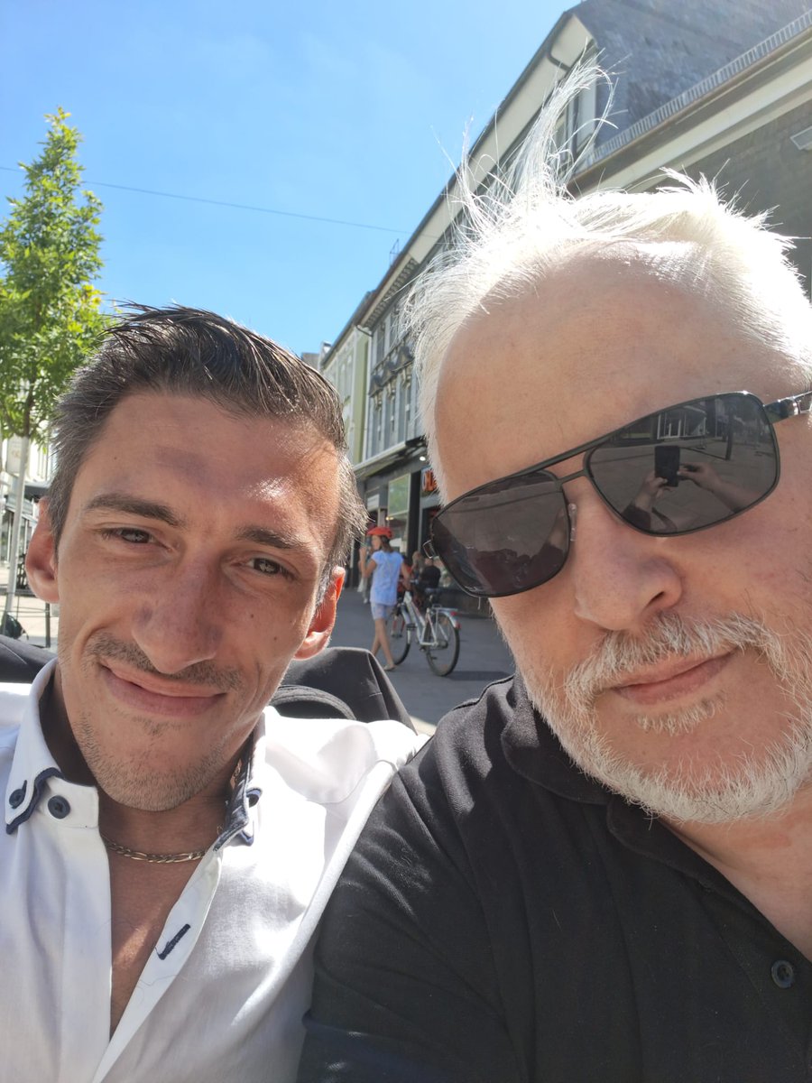 Erster Außentermin für <a href="/inkuplay/">InkuPlay</a> 

<a href="/gamescom/">gamescom</a> kann ja jeder, aber "auffe" Straße kann nicht jeder.

Danke #DANIEL für deine Zeit und dein Input in Sachen #eSports und #inklusion 👨‍🦽

Weiter gehts...