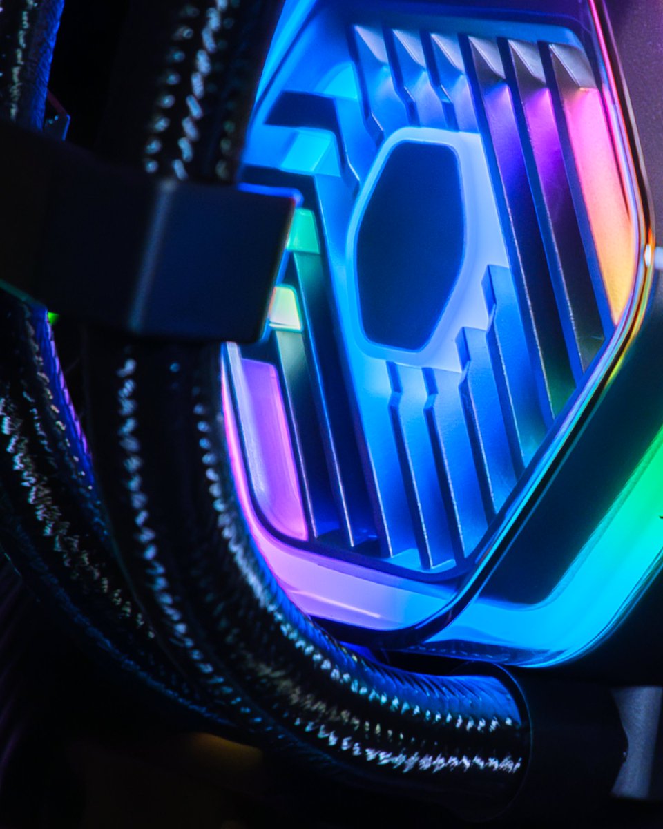 awdit's tweet image. Something’s circling.
Quiet now… but not for long.
When it finally breaks the surface, you’ll know. 🦈

#AWDIT #GamingPC #CustomBuild #CoolerMaster #StaySharp