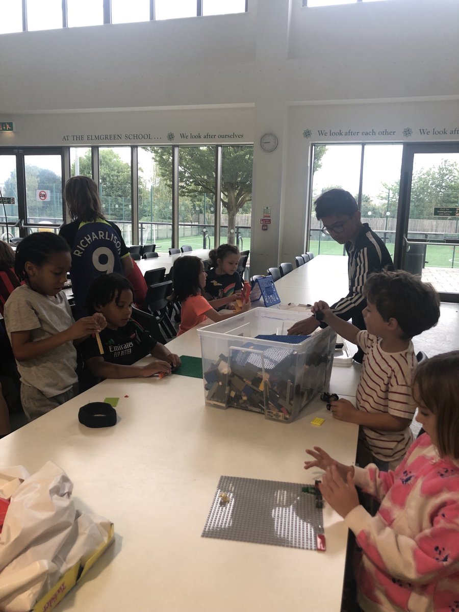 Happy Wednesday 😊 Amazing kick start to the day with chess with Coach Andre, Lego building with coach Alex and table tennis in full swing 🏓