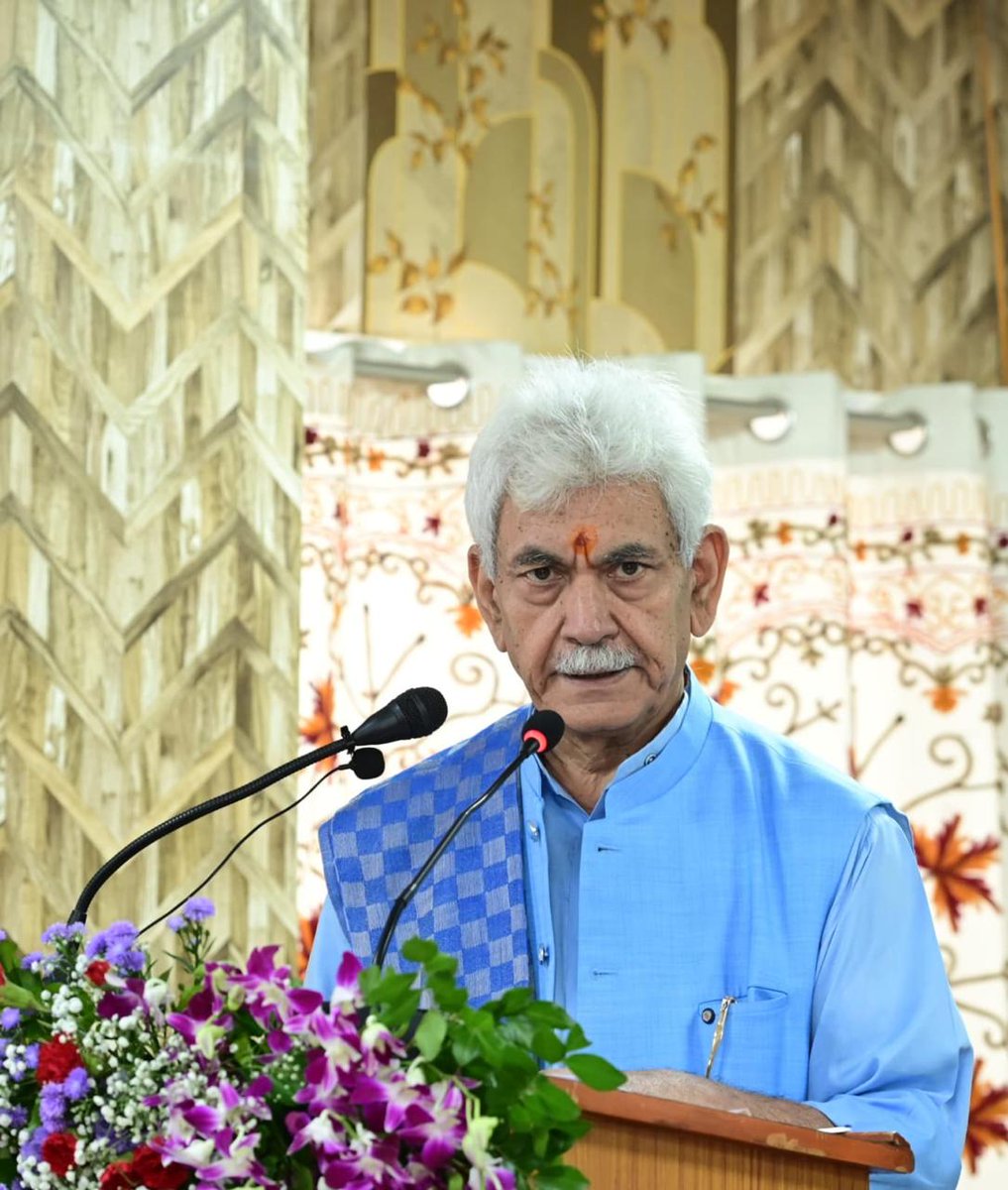 Inaugurated Administrative Block &amp; Amphitheatre of Central University of Kashmir today. I spoke about the need for vital contribution by academicians &amp; students as India is poised for significant growth over the next two decades with ultimate objective of Viksit Bharat@2047.