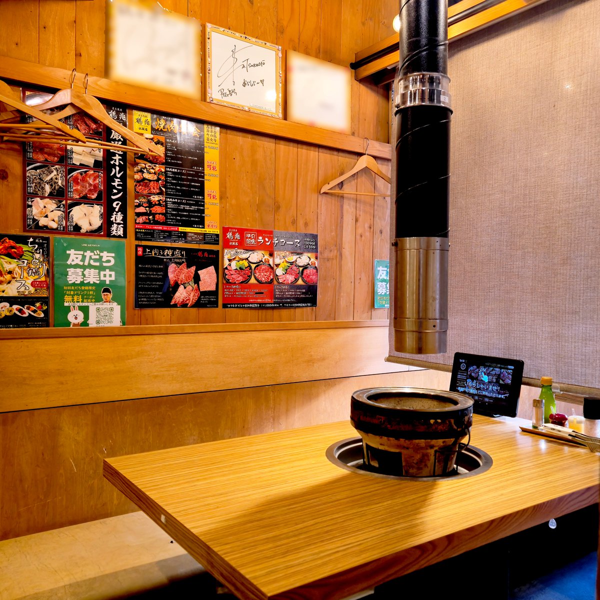 大人気KPOPアイドルグループ「PENTAGON」の
ホンソクさんがご来店されました！

サインと店長とのツーショット写真撮影まで
快くご了承くださいました！

サイン色紙は大切に飾らせて頂いております！

詳細は公式インスタグラムにてご確認頂けます。
instagram.com/p/DNkcICUv1Xc/…

#PENTAGON