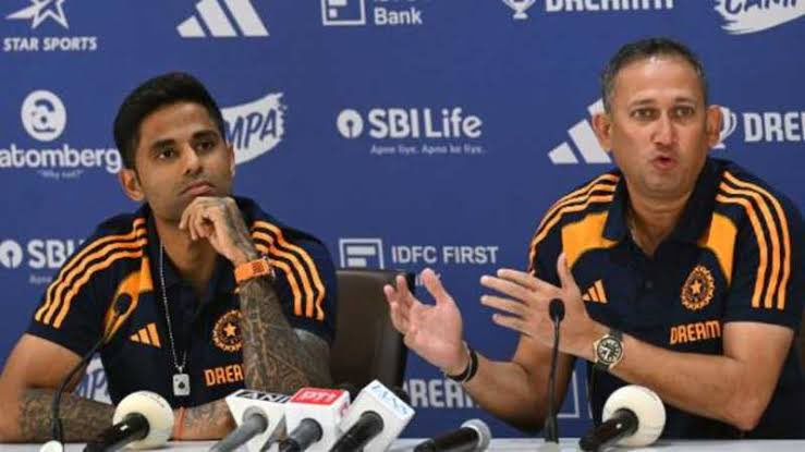 cric__star's tweet image. Sanju Samson, after such tremendous hitting, after playing so well as an opener, after scoring centuries, Ajit Agarkar said in a press conference yesterday that Sanju Samson was only playing in the team because Jaiswal and Gill were not there, they were busy with other schedules,…