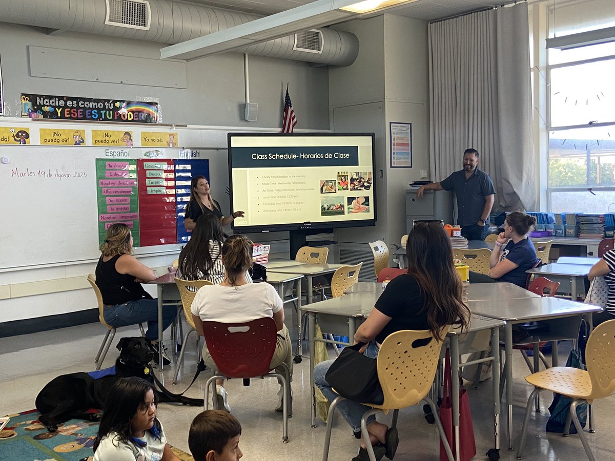 What a GREAT Back to School Night at HOLA! Today K-5!! Our fantastic HOLA Teachers building partneships with our families! #LCAP3 #WeAreHolbrook Tuvimos hermosas reuniones para comenzar el año con todo! Gracias por venir!
