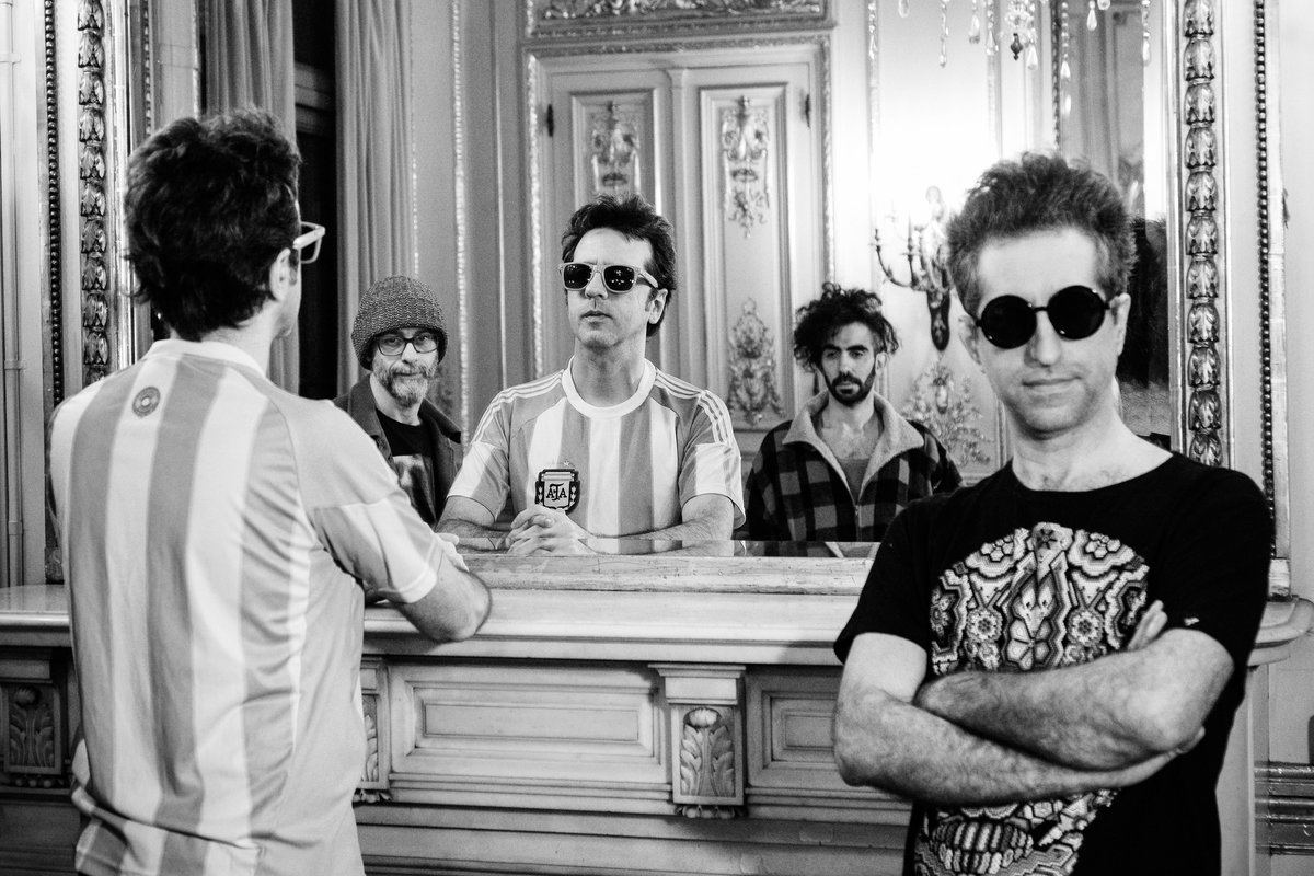 Comienza el trasnochado #Banquete228 de #Radiocaníbal! Suenan en <a href="/somosradioam530/">Somos Radio AM 530</a> Las @bodasquimicas con “Estrella fugaz”, temazo del disco Razones Poderosas.