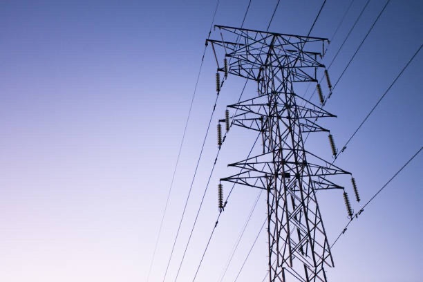 DEER Nigeria’s Energy Pulse. 

Nigeria’s power sector grow 10.9% in Q1’25, yet 73M Nigerians still lack electricity &amp; the highest globally. Businesses spend $14B/yr on generators. Mission 300 targets 75M Nigerians 2030, needing $25–30B, &amp; 15–20M new connects yearly.

#DEERNigeria