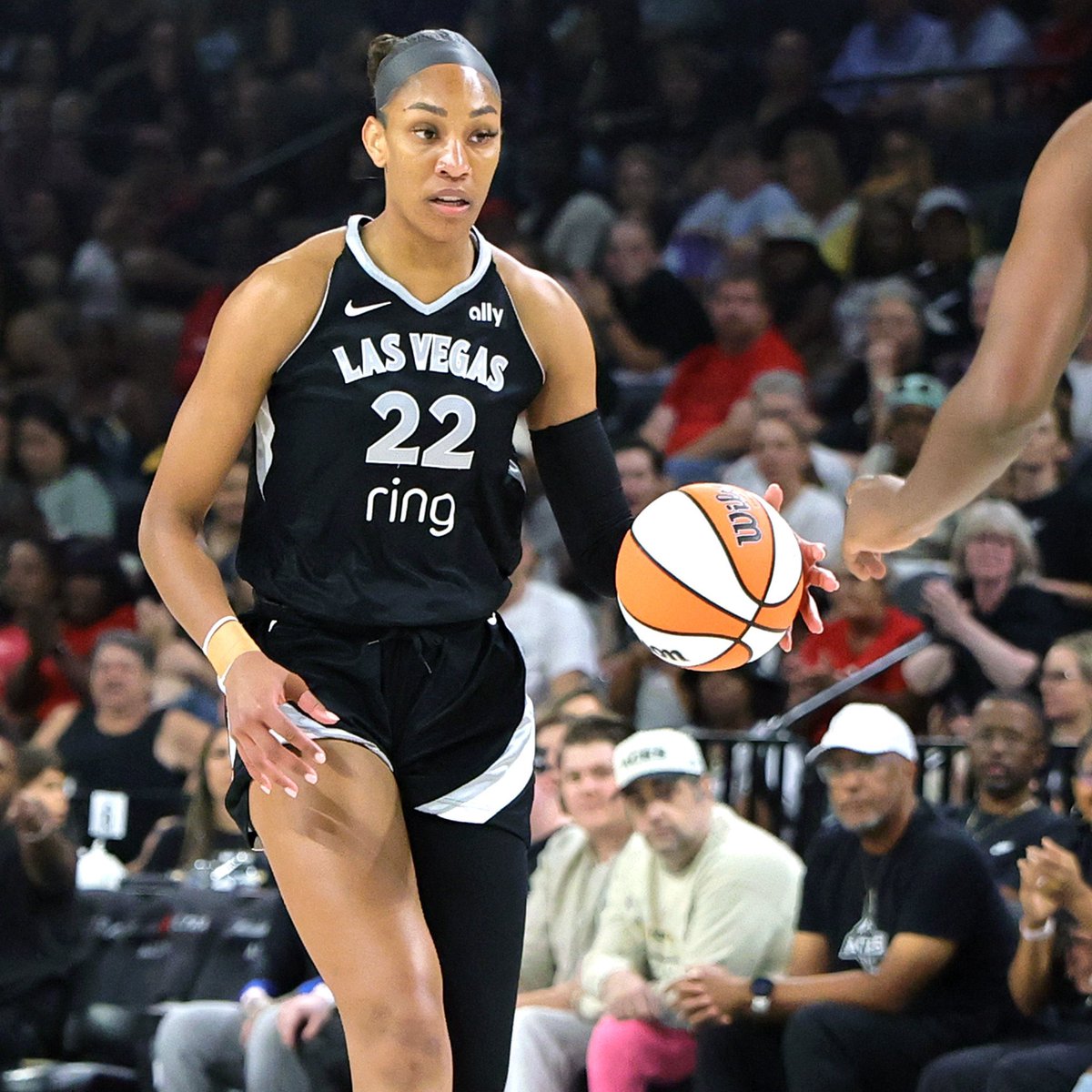 A’JA WILSON LAST 8 GAMES:

32 PTS 12 REB 4 AST 5 BLK (TODAY)
34 PTS 8 REB 3 BLK
30 PTS 16 REB 2 BLK
17 PTS 16 REB 4 AST
32 PTS 20 REB 5 AST
29 PTS 12 REB 3 AST
27 PTS 7 REB 3 AST
14 PTS 14 REB 4 STL 2 BLK

8 GAME WINNING STREAK