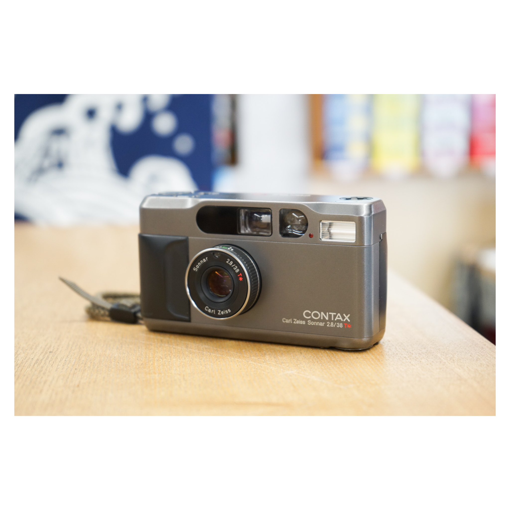 【完動品】CONTAX T2 Sonnar 2.8/38 T* チタンクローム N.MINT] Contax T2 Titan Black Carl Zeiss Sonnar 38mm F2.8T