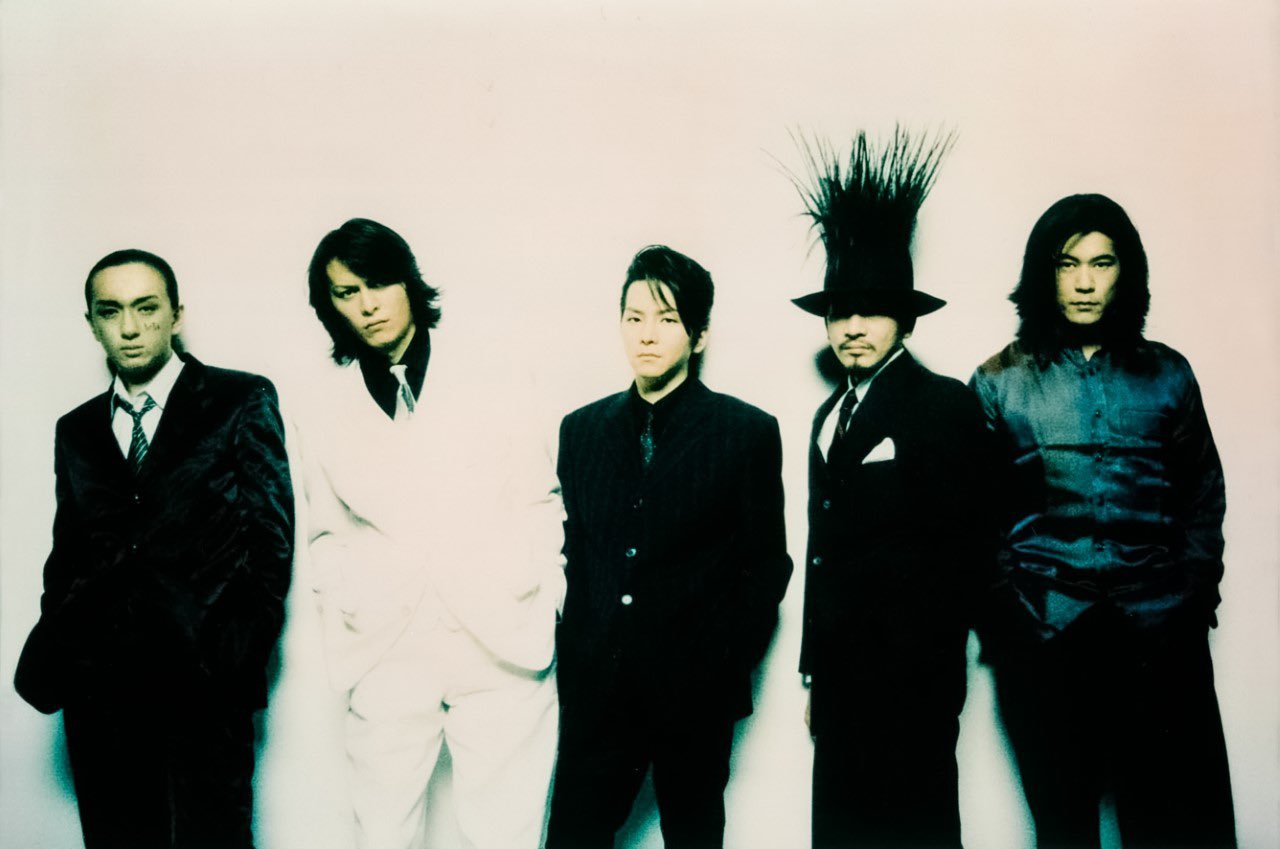 BUCK-TICK 1996 CHAOS ツアー　写真集 希少】BUCK-TICK TOUR 1996 CHAOS 写真集 - メルカリ