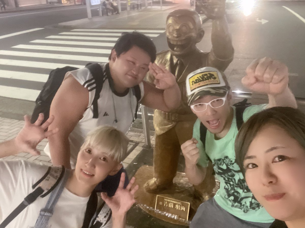 朝だねっ！！！！
と言いたいところですが…

昼だねっ！！！！

リアバもリング練習に行って…
いつもはリハビリメニューがほとんどでしたが
ひっさしぶりにリングに上がって腕の取り方とか
負荷のかからない程度に体を動かしたよ🌟

練習後は会長をはじめドジョウっちと