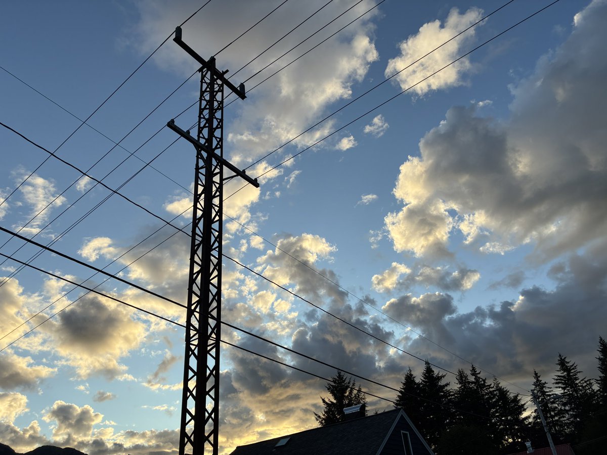 The fading light at the end of my walk today. 
#Juneau #Alaska