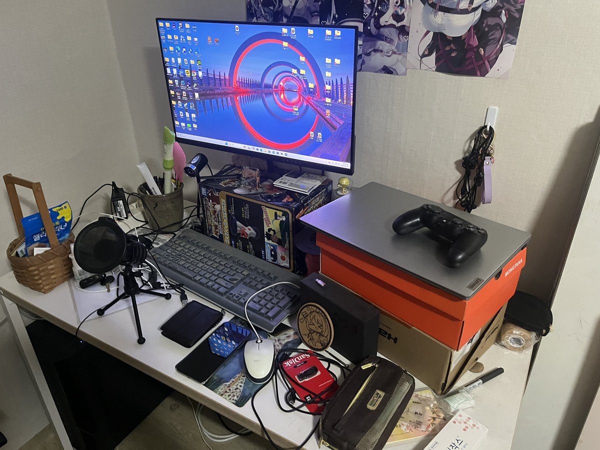 같이 자취하는 친구들의 배려로, 다시 방송을 할 수 있는 환경이 되었네요. 치지직에서 길티 방송으로 저녁 시간대에 종종 뵙겠습니다. 배려해준 친구들에게 감사를... 🙏