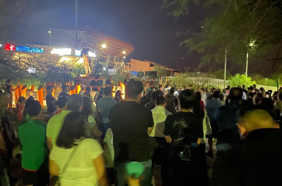 🔴 No tiene ni dos días el anuncio para construir #Multifamiliares en #Hermosillo y ya acumula rechazo de trabajadores, e inconformidad de vecinos (anuncian manifestaciones).

➡️ Alguien deberá revisar el caso, porque se percibe proyecto muy centralista y sin diálogo.

#DARDOS