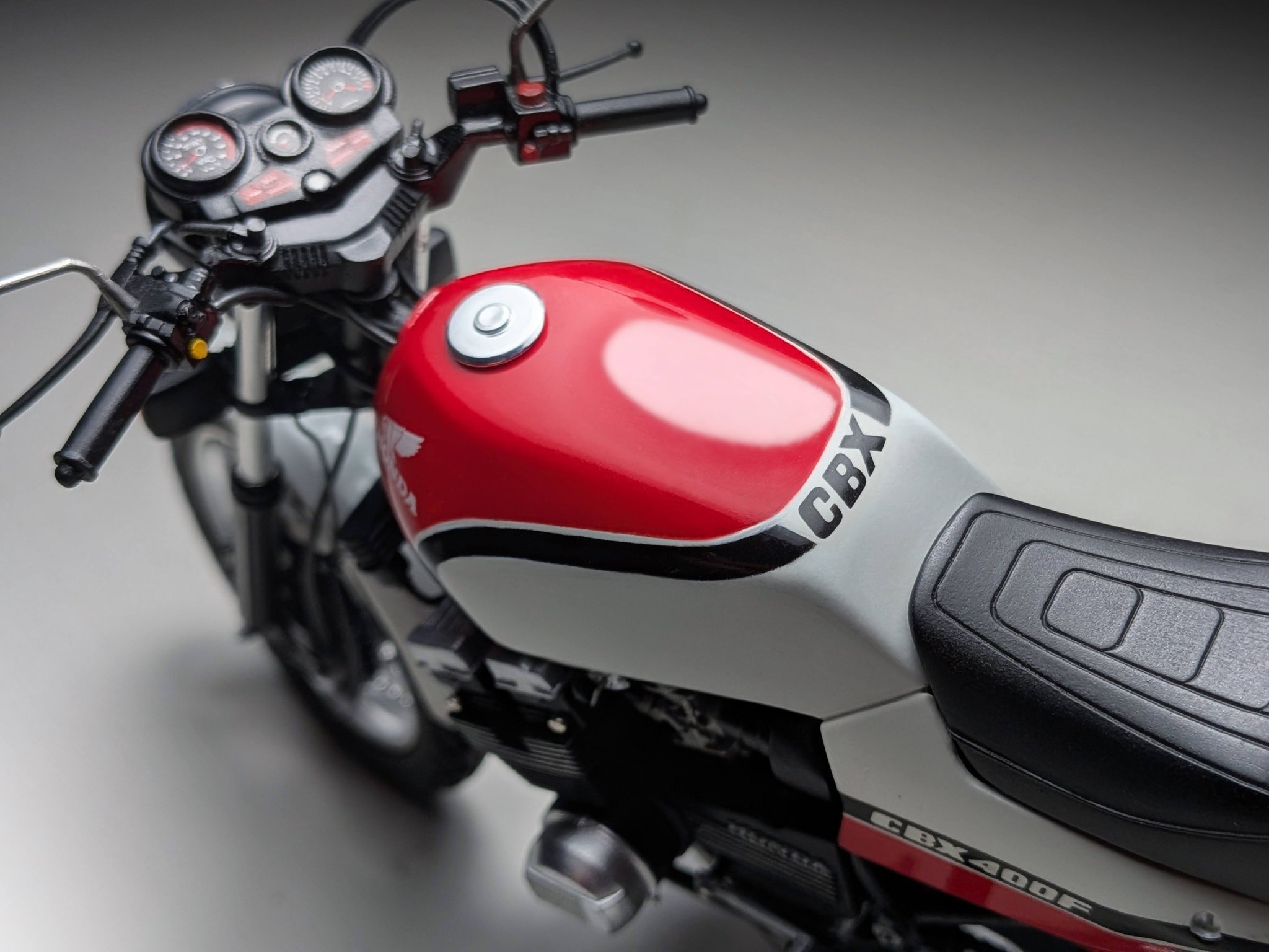 CBX400Fタンク CBX400F用 復刻タンク 赤白2型カラー / パステルロード