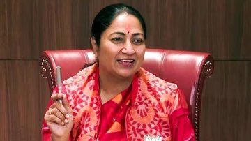Amit Malik | अमित मलिक। (@amitmalik_ind) on Twitter photo सीएम श्रीमती <a href="/gupta_rekha/">Rekha Gupta</a> जी पर हुए कायराना हमले की कड़ी निंदा करता हूँ।
लोकतंत्र में असहमति व्यक्त करने का अधिकार है, हिंसा का नहीं।
मैं आशा करता हूं कि दिल्ली पुलिस दोषियों के खिलाफ कठोरतम कार्रवाई करेगी। आशा है माननीय मुख्यमंत्री जी पूरी तरह सुरक्षित है !
#RekhaGupta सीएम श्रीमती <a href="/gupta_rekha/">Rekha Gupta</a> जी पर हुए कायराना हमले की कड़ी निंदा करता हूँ।
लोकतंत्र में असहमति व्यक्त करने का अधिकार है, हिंसा का नहीं।
मैं आशा करता हूं कि दिल्ली पुलिस दोषियों के खिलाफ कठोरतम कार्रवाई करेगी। आशा है माननीय मुख्यमंत्री जी पूरी तरह सुरक्षित है !
#RekhaGupta