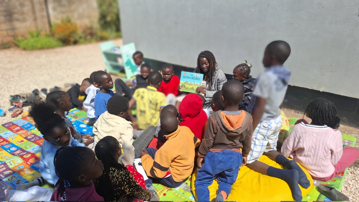 Natubelenge's tweet image. Our one-week Reading Camp wrapped up on Friday! Kids enjoyed clay moulding, knitting, kite making, plus fun literary & indigenous games. 
A huge THANK YOU to our amazing parents for the support that keeps our community library alive 
#ReadingCamp #CommunityLibrary
#Natubelenge