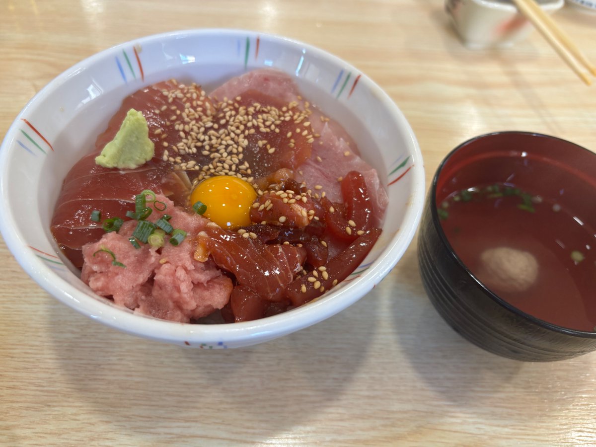 hm19674's tweet photo. ハナエちゃん〜
ゴリマッチョととろとろマグロ丼だよ〜 https://t.co/olxaCkC2Wd