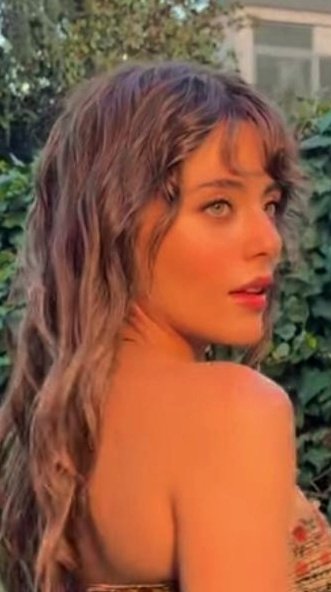 SilaTurkoglu não é só uma mulher lindíssima ela é uma guerreira culta intelectualmente inteligente uma obra-prima da natureza para muitas queriam ser igual a ela mas isso é impossível ela é uma peça única no mundo 

#SılaTürkoğlu SılaTürkoğlu