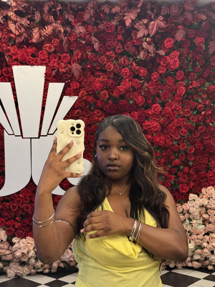 ravynlorenaa's tweet photo. #leoszn💛 https://t.co/aDkuMVGTGV