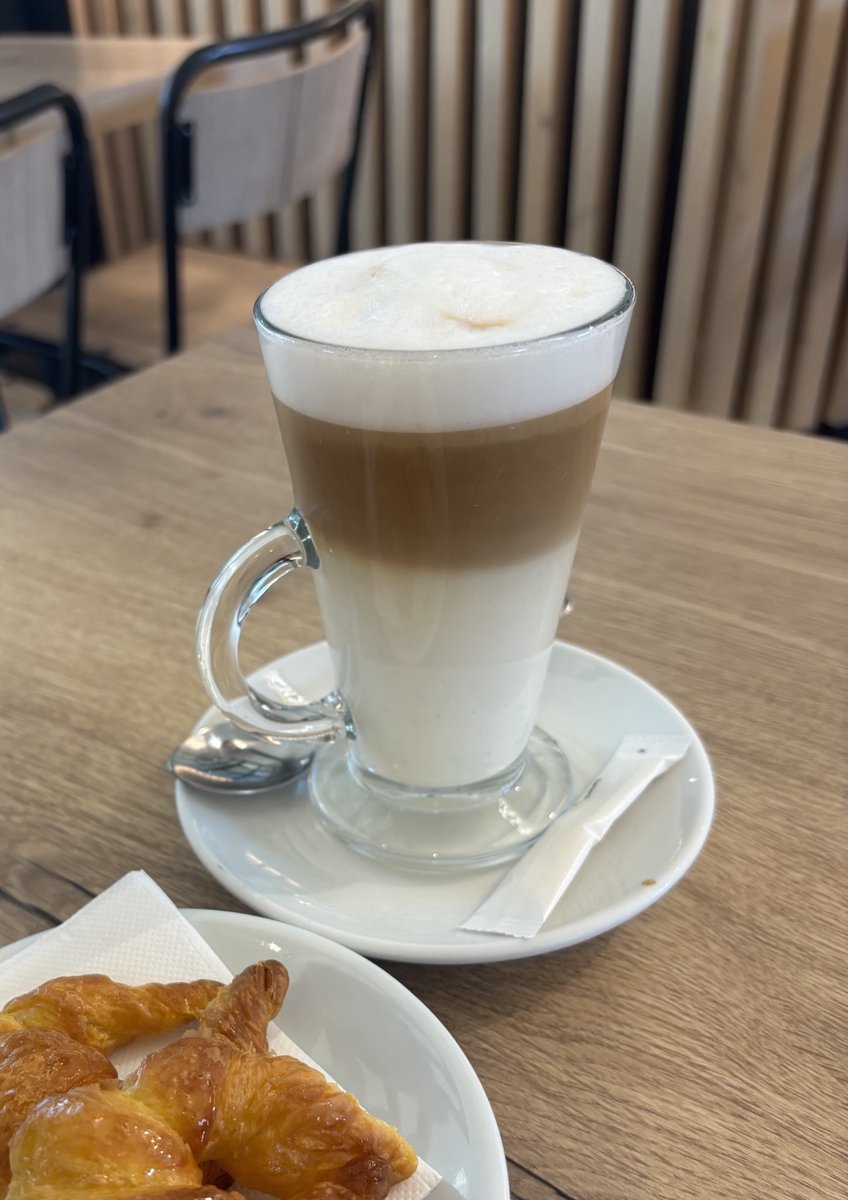 #Cafelfie #Coffeelovers ❤️‍🔥☕️⁦<a href="/AromaCafes/">Aroma de Café</a>⁩

Tomar Café : hábito saludable te que permite empezar bien el día