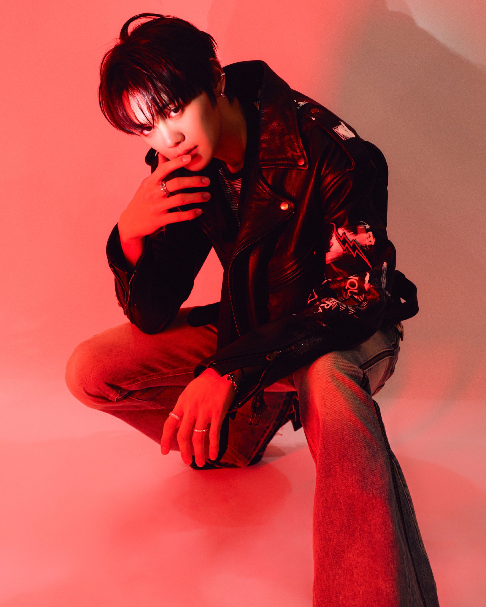 iKON 写真集 youth 青春　vol.1 iKON 写真集 youth 青春 vol.1 ZEROBASEONE on X: