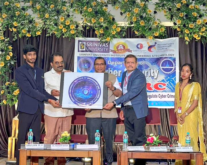 SUIET_Mukka's tweet image. Prof. Varsha A (Faculty Coordinator #SATARC), Srujan M V (President, SATARC), Sujana J (Secretary), Bhargavi (Vice President), Ardra (Treasurer), Arjun (Sports Cordinator), Sanjana (Cultural Cordinator) were present.
Mr Srujan delivered the welcome address.
#SUIETMukka #CSCF 3/n
