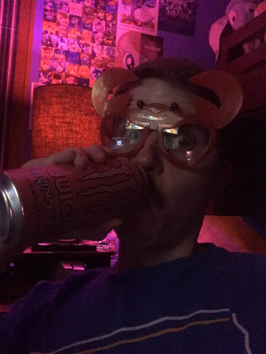 Pulling an all-nighter for an early flight to Seattle in a few hours 

AMA?~ 🐴❓