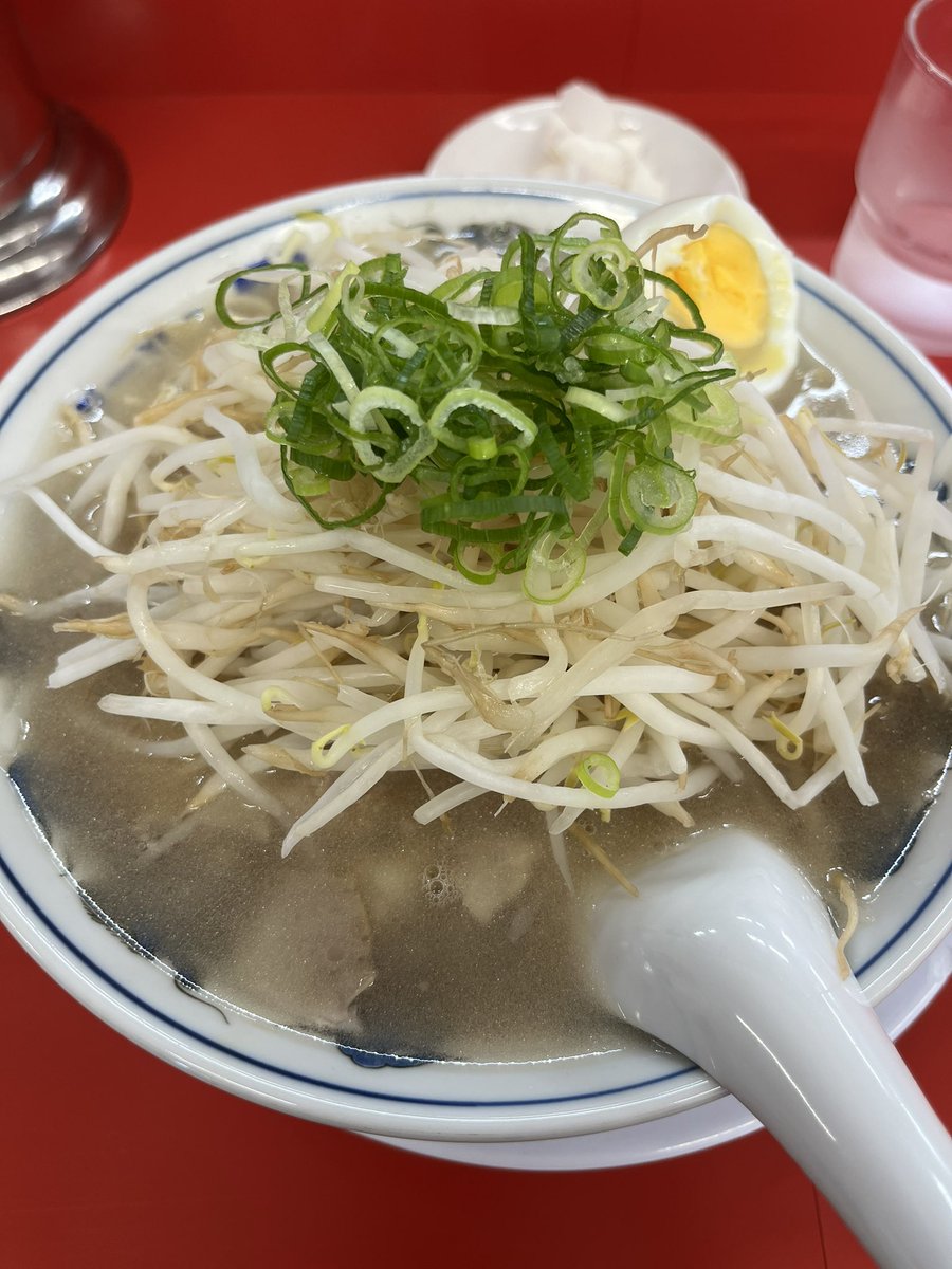 ラーメン福のラーメン+ゆでたまご

今回は何もオーダーせずにデフォルトのラーメン。やっぱりネギがもう少し欲しいかな。それ以外はいつも通りの福の味で満足でした。
ご馳走様でした😋
#ラーメン福 
#尾張旭市