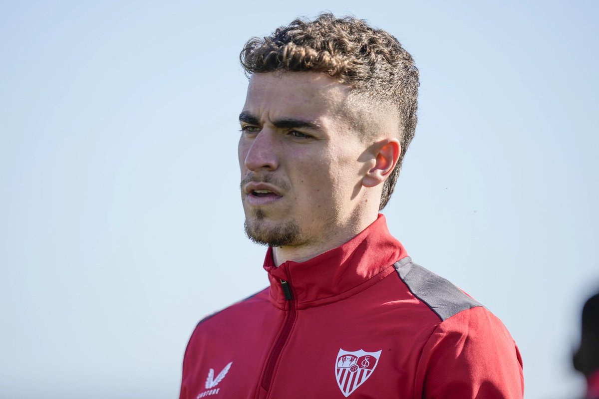 Máximo de la Cruz Ramírez Ramírez (@ramirezmaximodc) on Twitter photo El #SevillaFC y #RealOviedo establecen contactos por Adrià Pedrosa. La fórmula en la que se trabaja sería bajo una cesión con opción de compra. El jugador no cuenta para Almeyda, y desde la dirección deportiva trabajan en darle una salida.
Info con <a href="/juanvelazquezfd/">Juan Velázquez 👆🏼💙</a> El #SevillaFC y #RealOviedo establecen contactos por Adrià Pedrosa. La fórmula en la que se trabaja sería bajo una cesión con opción de compra. El jugador no cuenta para Almeyda, y desde la dirección deportiva trabajan en darle una salida.
Info con <a href="/juanvelazquezfd/">Juan Velázquez 👆🏼💙</a>