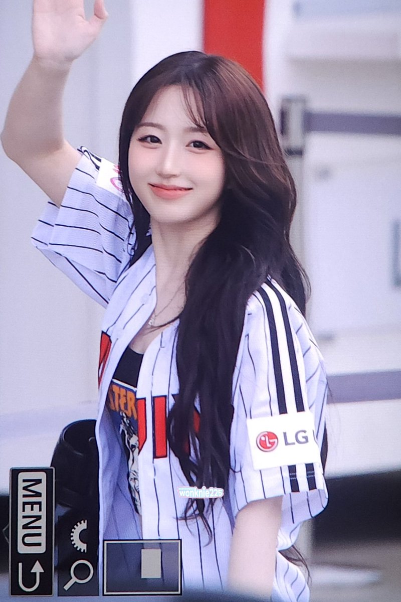 250820 LG 시구 출근 프리뷰

울댕댕이화이띵딩딩😚💕

#해원 #HAEWON 
#엔믹스 #NMIXX         
#해원이_사랑하는_원크니