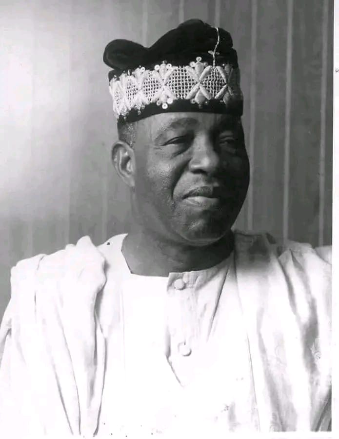 Surulere was once the most prominent urban slum in Nigeria until Kingsley Ozumba Mbadiwe was appointed the Minister of Lands, Surveys, and Natural Resources in January 1954. 

He was one of 12 Nigerian ministers in the colonial Council of Ministers in Lagos under the Macpherson