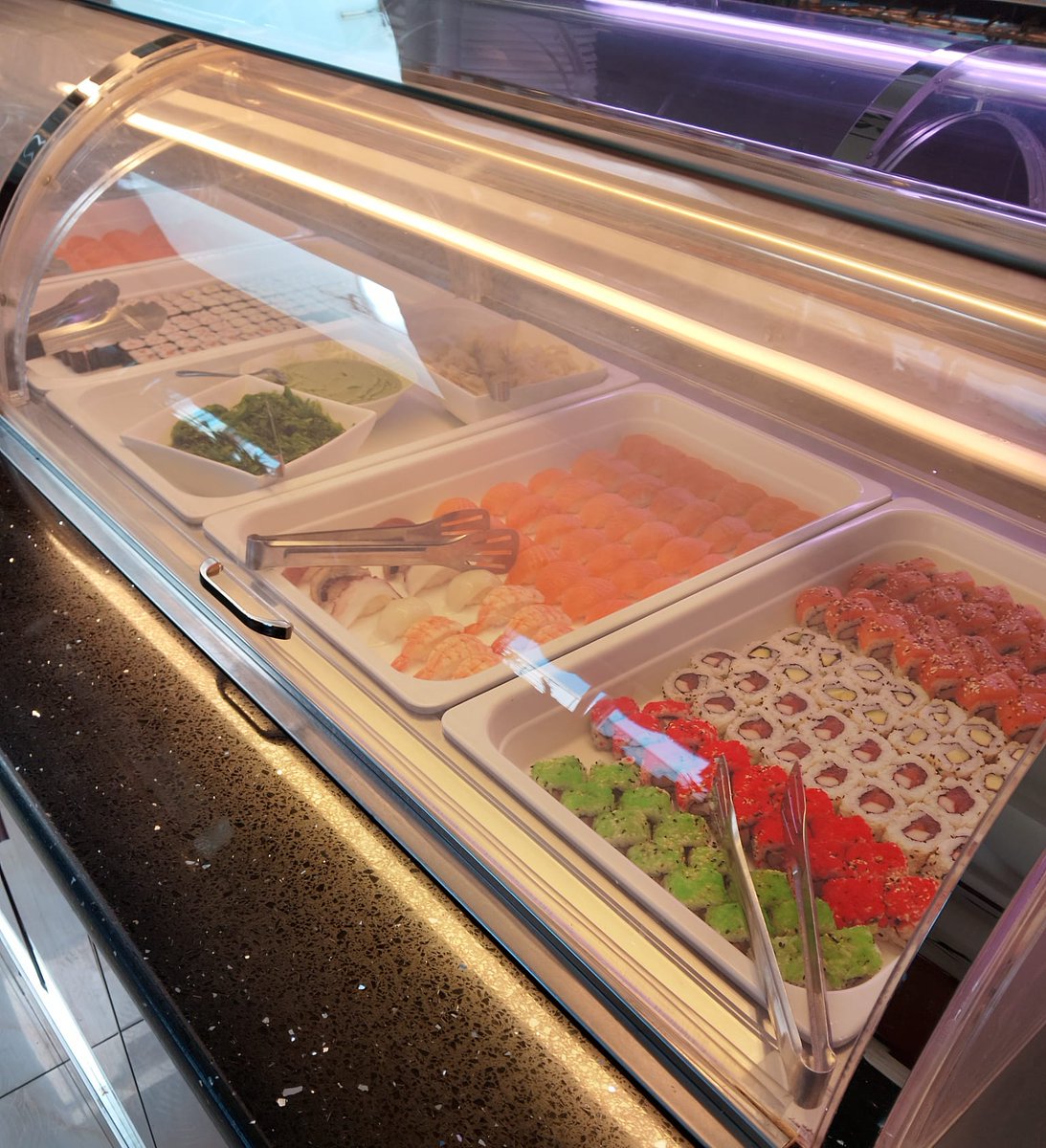 Zur Feier des Tages waren wir gestern asiatisch essen gewesen

War der Wunsch von meiner Enkelin, weil es da einen Schokobrunnen gibt