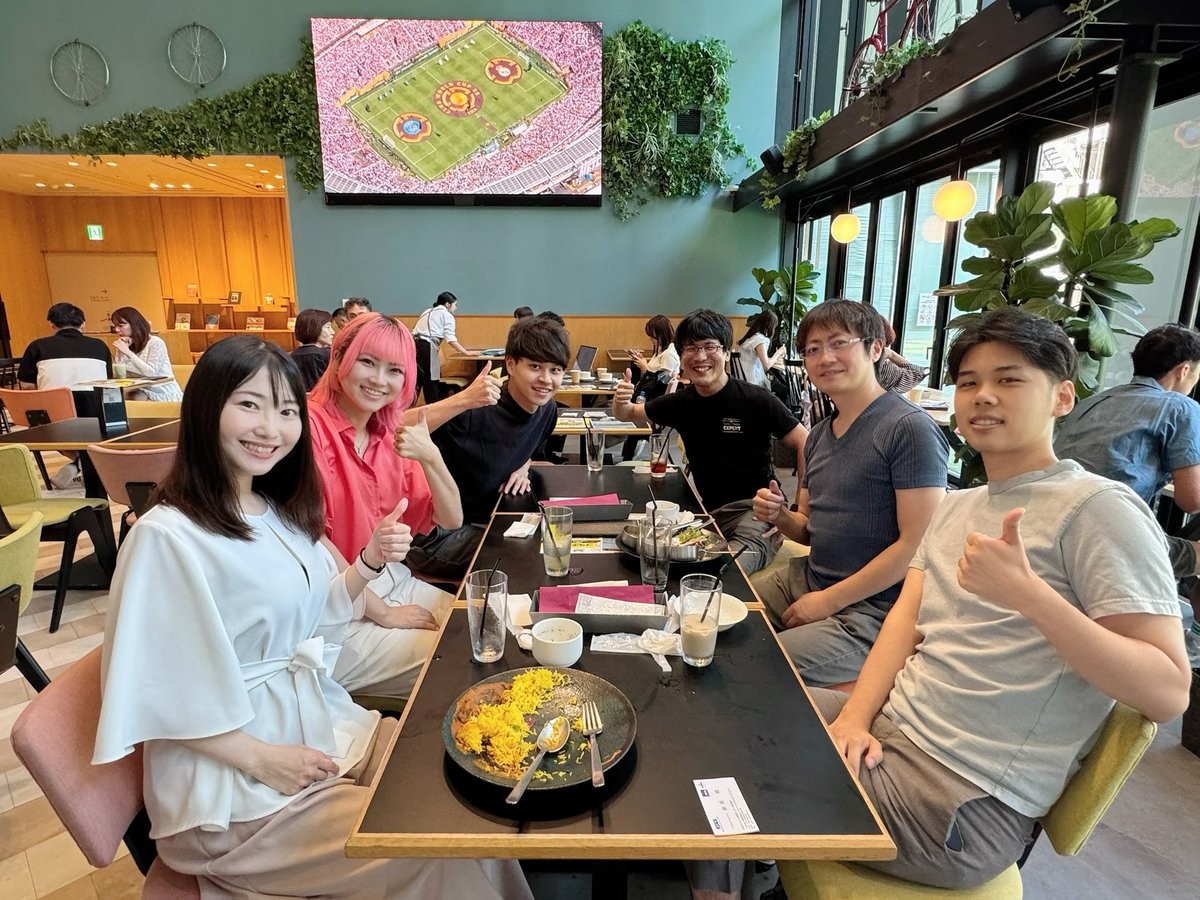 エンジニアでご活躍されている方々をお招きしランチ会を開催しました🥳

＜参加者様＞（順不同）
・ミノ駆動さん
・ちょまどさん
・みのるんさん
・ことみんさん
・ChatGPT研究所さん

ハードシングスや業界のトレンド情報、書籍執筆など大変勉強になりました。

合計フォロワー30万人超え🥶