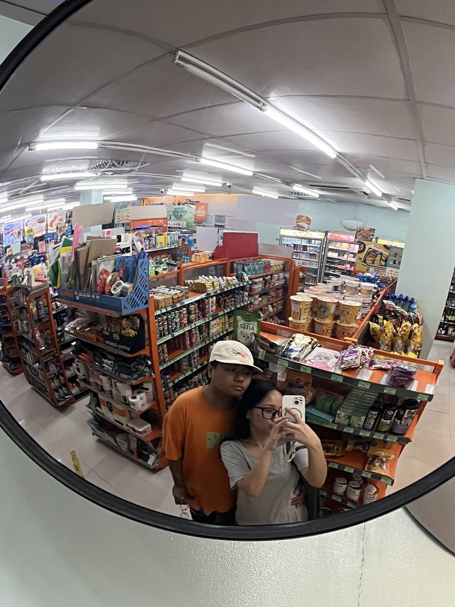 heinz052201's tweet photo. late night date 💙 

📍7/11 CPI Ortigas Ave https://t.co/pHVbnmEOCs
