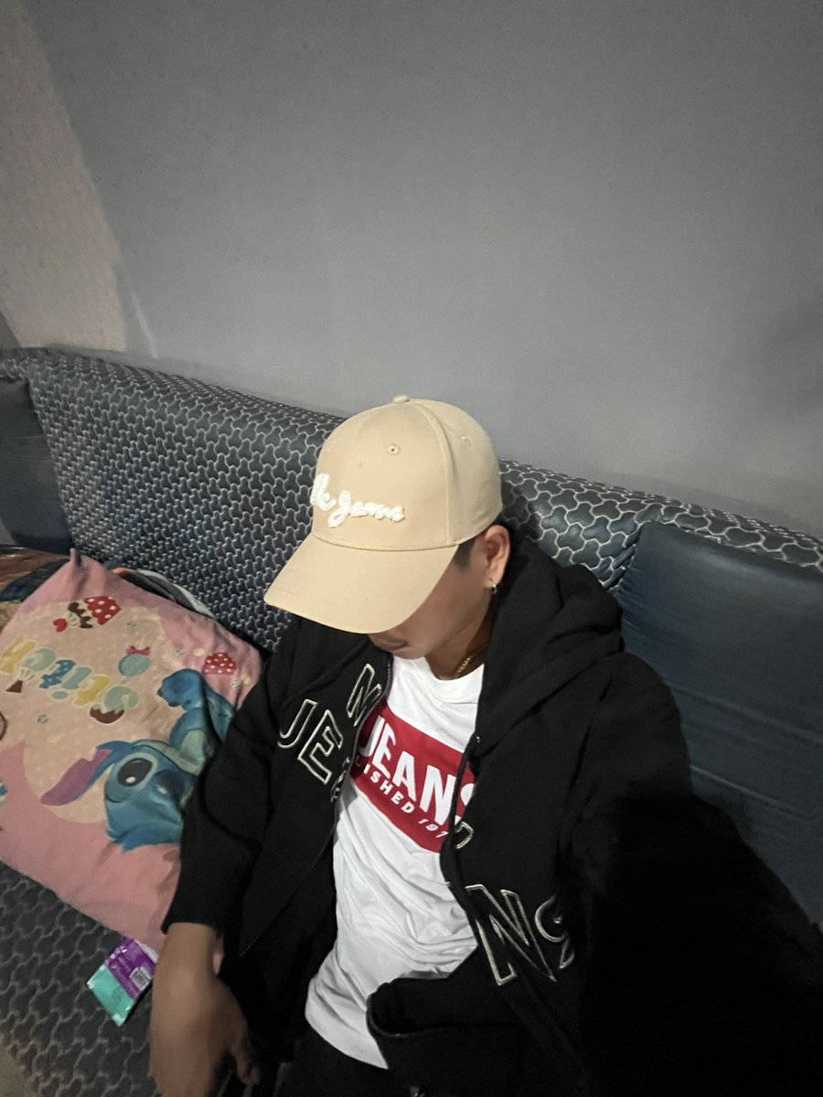 เบื่อๆ เซ็งงงงงง นั่งเล่นนน #หลังมอ #กำแพงเพชร 🩶