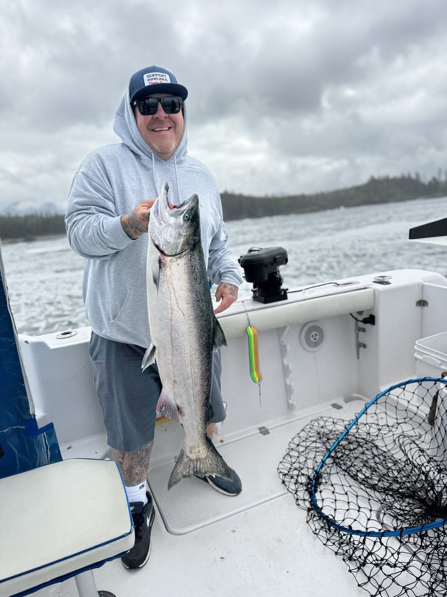 hpcharters's tweet photo. The fish just keep biting!   Nice work guys.

1 844 468 3174

#explorebc #fishingcharters #bcfishing #gofishbc #fishingucluelet @TourismUcluelet  #barkleysound @Fishingwithrod  #halibutcharter #uclueletcharter https://t.co/uloHmuIeXW