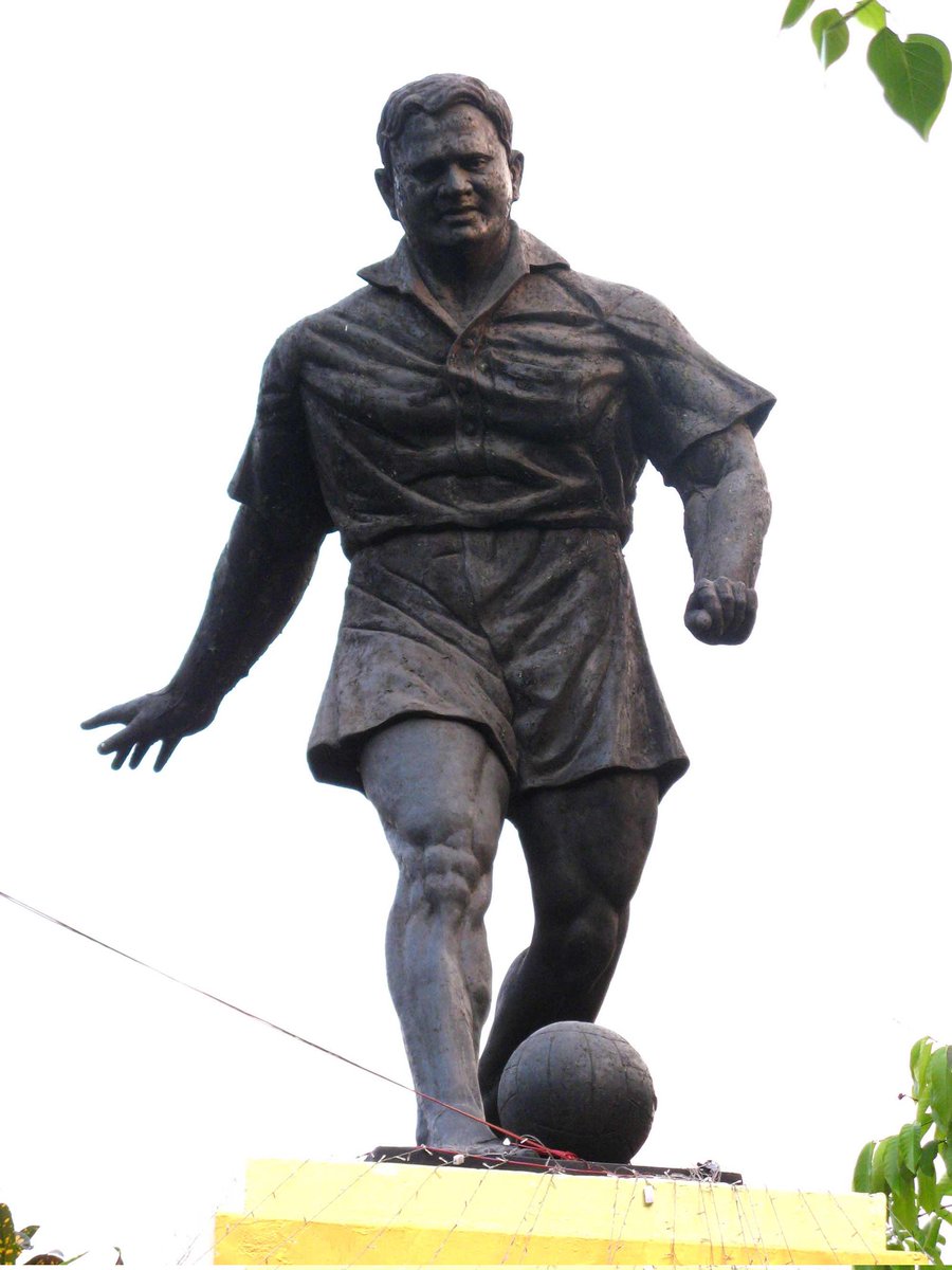 cnsmtweets's tweet photo. Chinsurah Mariners pay homage to legendary footballer Gostha Pal on his birth anniversary.
Gostha Pal was the first footballer to receive the prestigious Padmashree award in 1962.
#JoyMohunBagan #GosthaPal #ChineseWall https://t.co/0oyvUUrYbQ