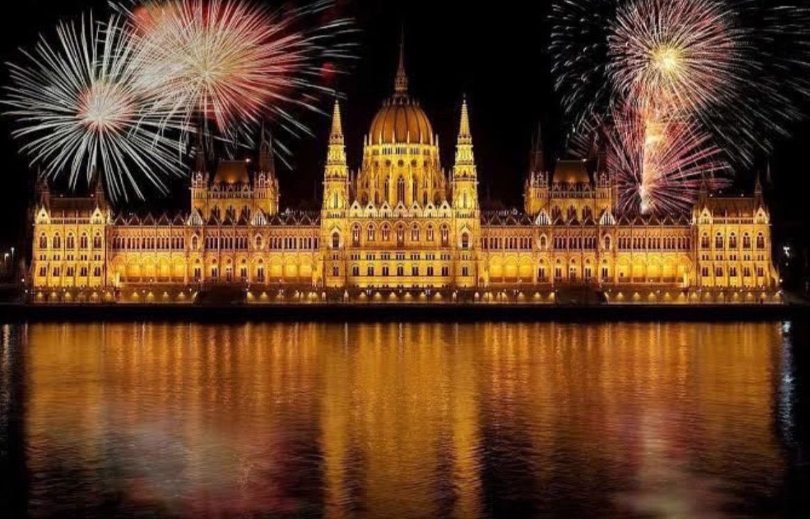 İyi ki doğdun Macaristan!

Macaristan’ın Kuruluş Günü ve Aziz Stefan Günü kutlu olsun!

Boldog születésnapot, Magyarország!