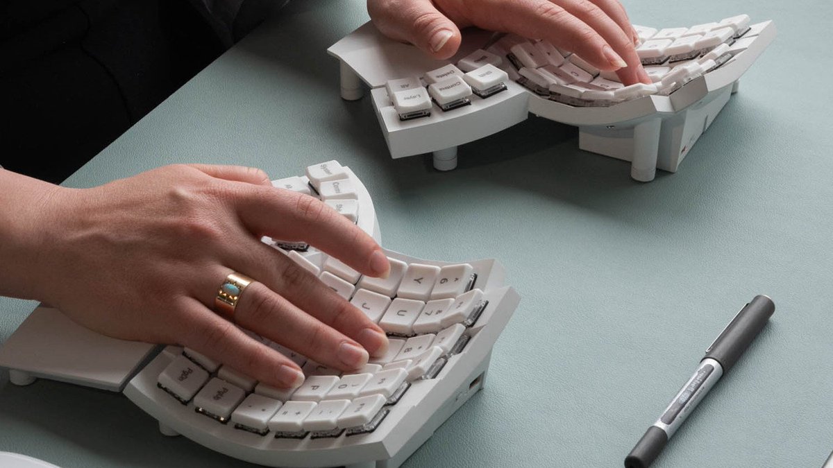 Vojtech Rinik (@_vojto) on Twitter photo the worst thing about mechanical keyboards (even low profile) is that you need a wrist rest, otherwise your wrists are in uncomfortable position
I'm so happy with glove80 which solves this problem the worst thing about mechanical keyboards (even low profile) is that you need a wrist rest, otherwise your wrists are in uncomfortable position
I'm so happy with glove80 which solves this problem