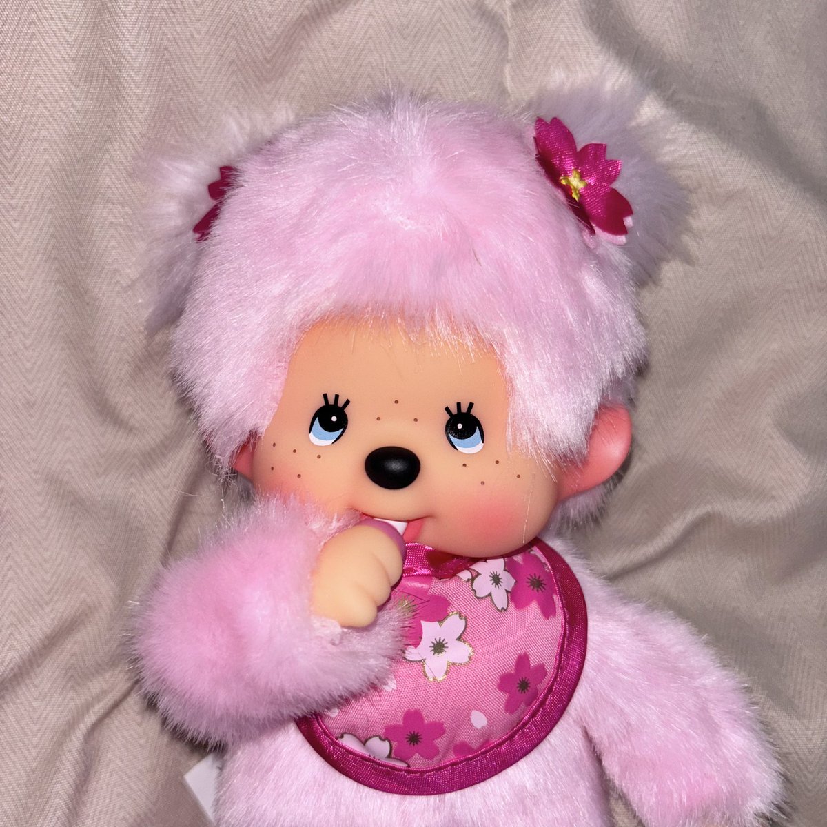 baekin__'s tweet photo. 🐨 wts monchhichi sakura
⭐️ ไม่มีกล่อง สภาพใหม่ 
📮 850 รวมส่ง
🍏 พตทัก dm ได้เลยค่ะ
#ตลาดนัดmonchhichi #พรีออเดอร์ญี่ปุ่น #หิ้วญี่ปุ่น #ตลาดนัดม่อนชิชิ #ตลาดนัดม่อนชิ #monchhichi #ม่อนชิชิ #ตลาดนัดsanrio
#ตลาดนัดซานริโอ้ #ตลาดนัดmonchhichi #ตลาดนัดม่อนชิชิ https://t.co/FvEoJGumDD