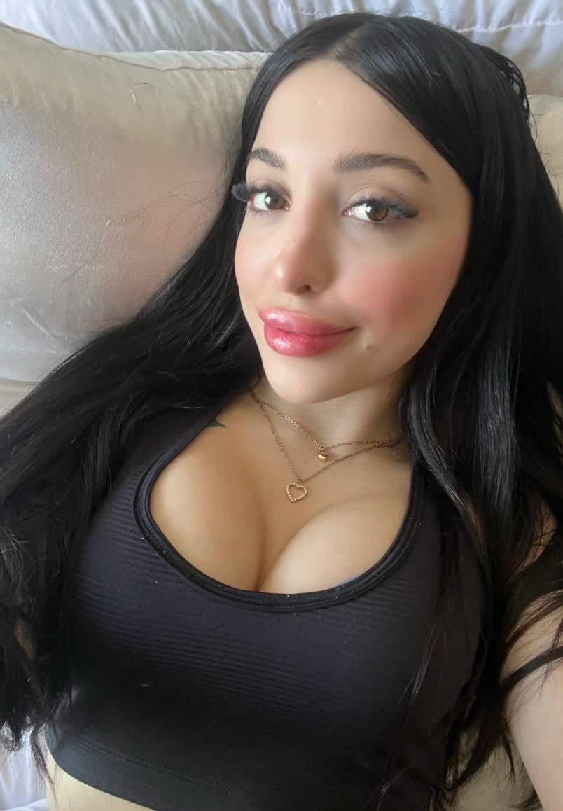 Hotcutedaisy's tweet photo. @MikeSonko Instructions I take  seriously 🫣😍 https://t.co/TTTTx6G5id
