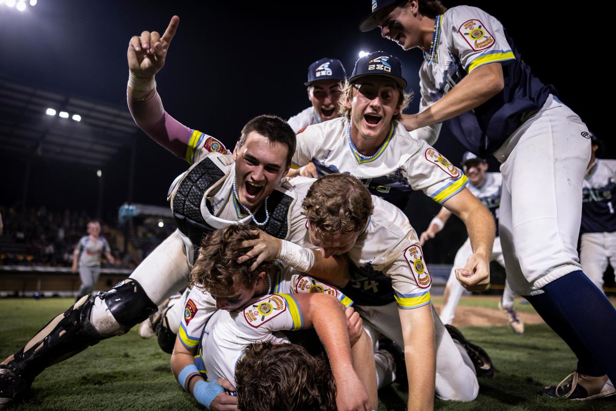 Brian Smith 13News Now (@13briansmith) on Twitter photo .#ICYMI: Chesapeake Post 280 captures first-ever American Legion World Series title. <a href="/13NewsNow/">13News Now</a> <a href="/280Baseball/">Chesapeake Post 280 SEALs</a> <a href="/AmericanLegion/">The American Legion</a> #WorldSeries ⚾️⚾️⚾️🏆🏆🏆
13newsnow.com/article/sports… .#ICYMI: Chesapeake Post 280 captures first-ever American Legion World Series title. <a href="/13NewsNow/">13News Now</a> <a href="/280Baseball/">Chesapeake Post 280 SEALs</a> <a href="/AmericanLegion/">The American Legion</a> #WorldSeries ⚾️⚾️⚾️🏆🏆🏆
13newsnow.com/article/sports…