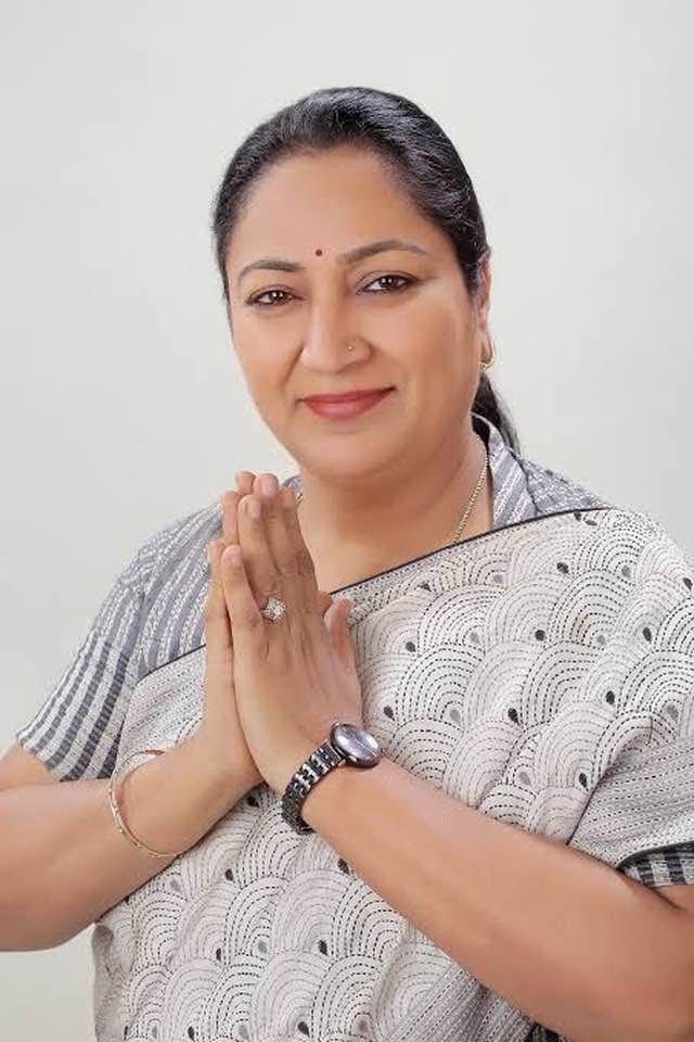 माननीय मुख्यमंत्री श्रीमती रेखा गुप्ता जी पर हुआ हमला अत्यंत निंदनीय है।

लोकतंत्र में ऐसी घटनाओं के लिए कोई स्थान नहीं है। दोषियों के विरुद्ध कठोर कार्रवाई हो और उन्हें सख़्त से सख़्त सज़ा मिले।

#RekhaGupta #AttackOnCM #CondemnViolence #ProtectDemocracy